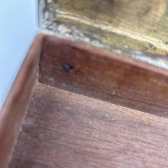 Vintage Beautiful White Floral Etched Brass Trinket Jewelry Box*Wood Lined - Picture 4 of 15